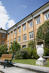 ���C�e�B���O�Z���^�[ ���O